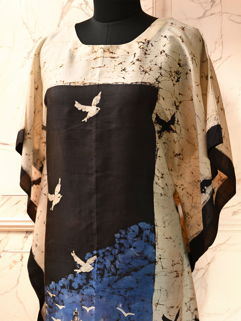 Victoria at Twilight (Kaftan)